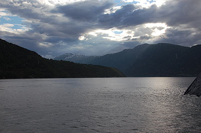 Fähre Brimnes-Bruravik